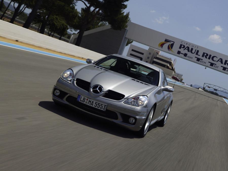  Mercedes-Benz SLK55 AMG 2004 года  (фото 14 из 30)